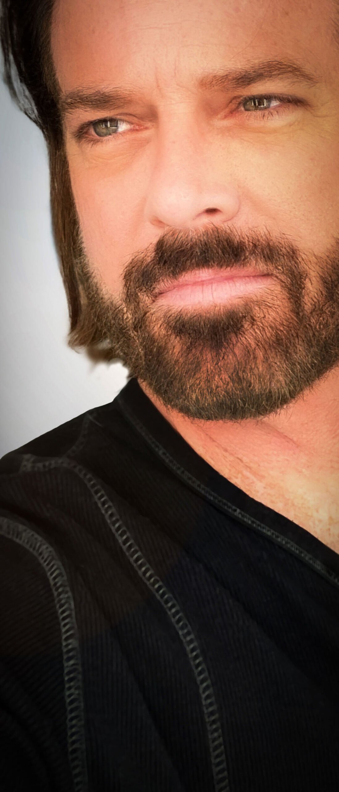 Singer/Songwriter Michael Fox